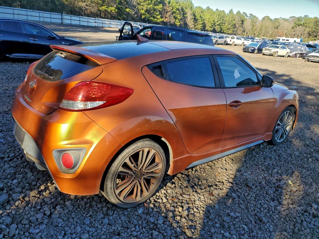 2016 HYUNDAI VELOSTER TURBO photo 5