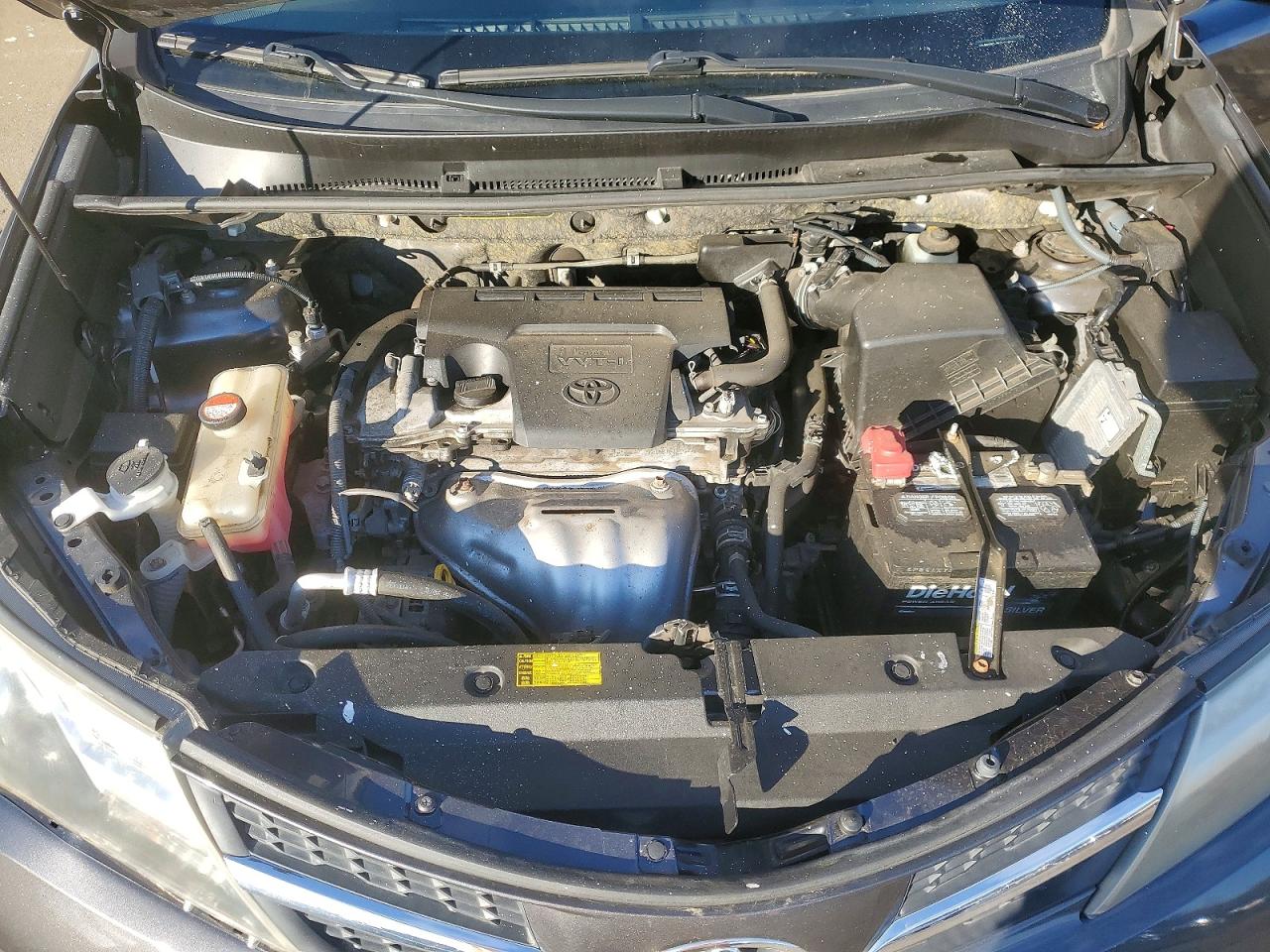 2015 TOYOTA RAV4 XLE photo 12