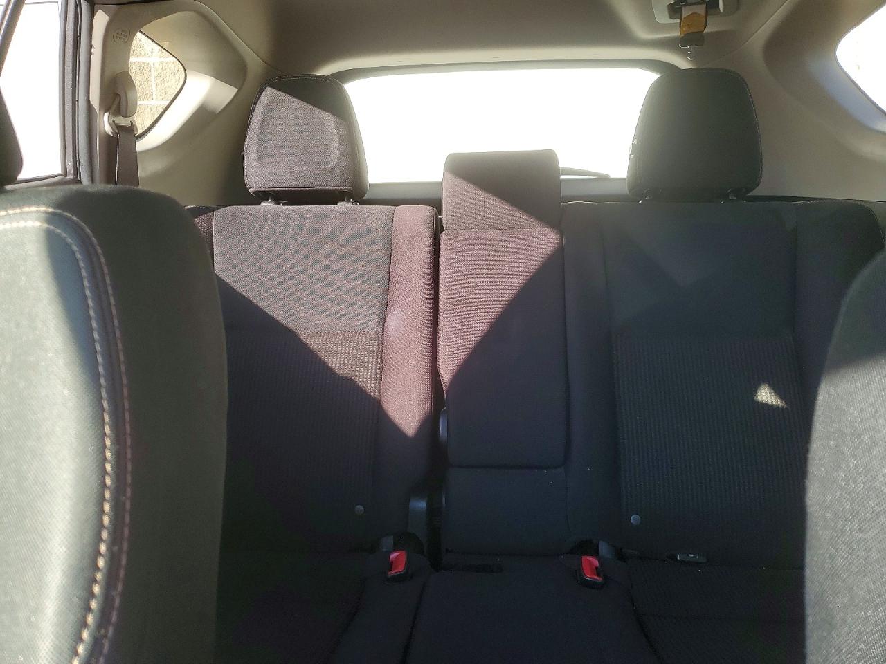 2015 TOYOTA RAV4 XLE photo 10