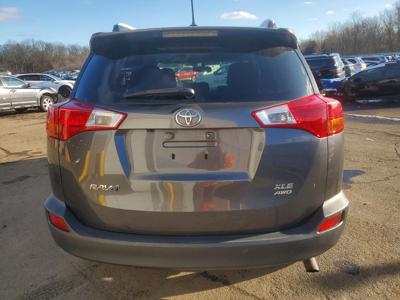 2015 TOYOTA RAV4 XLE photo 6