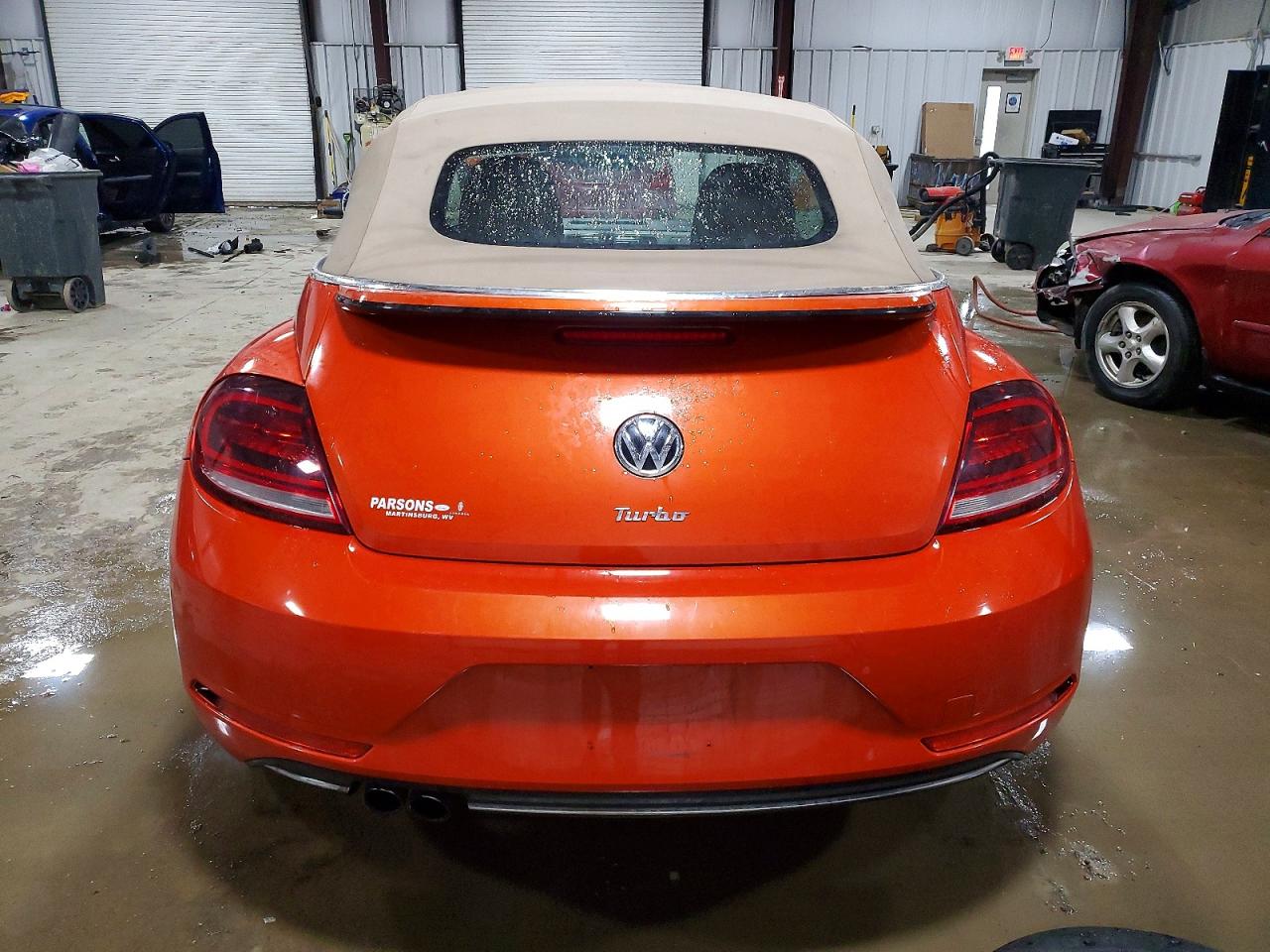 2018 VOLKSWAGEN BEETLE S photo 6