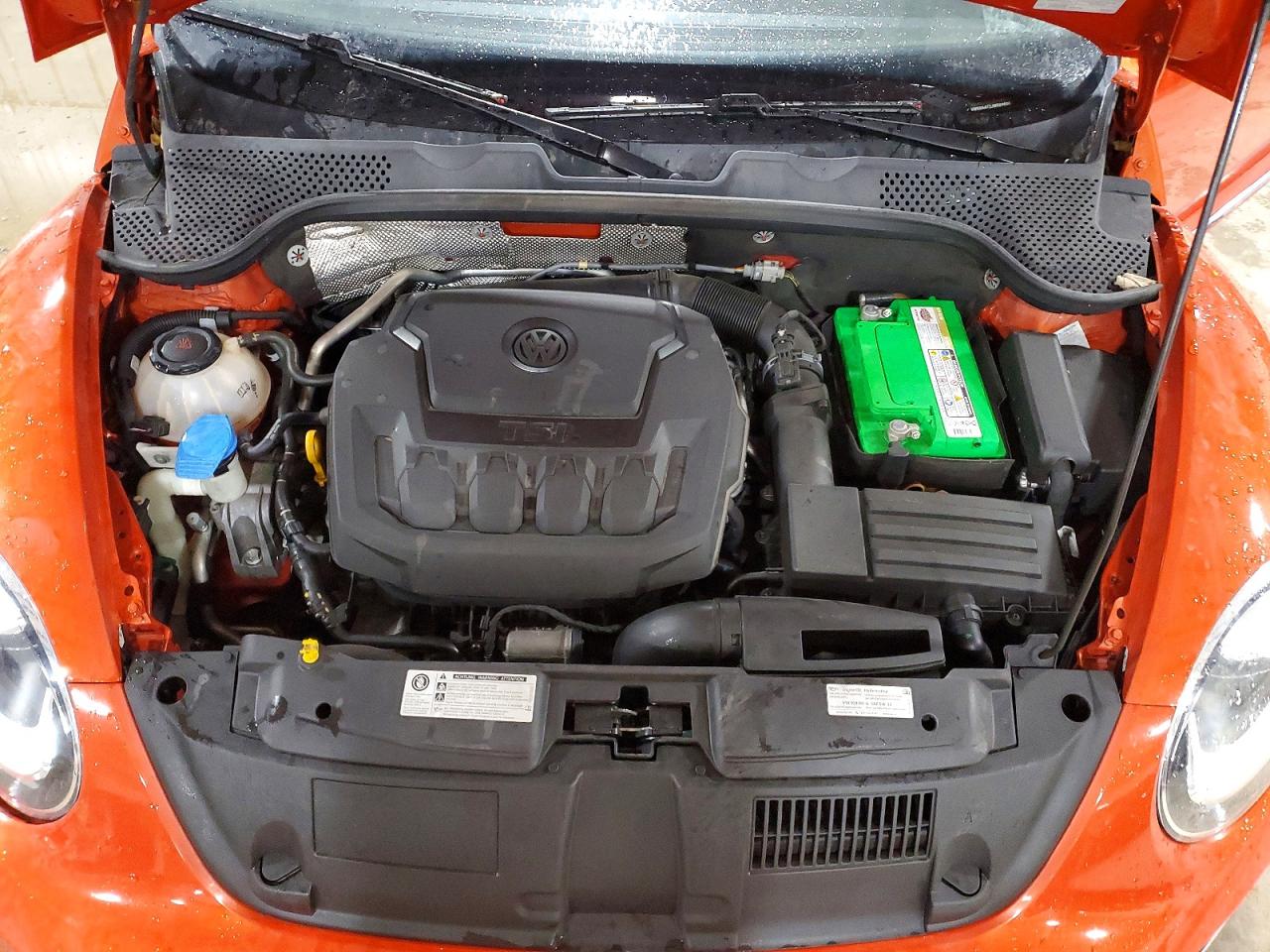 2018 VOLKSWAGEN BEETLE S photo 11
