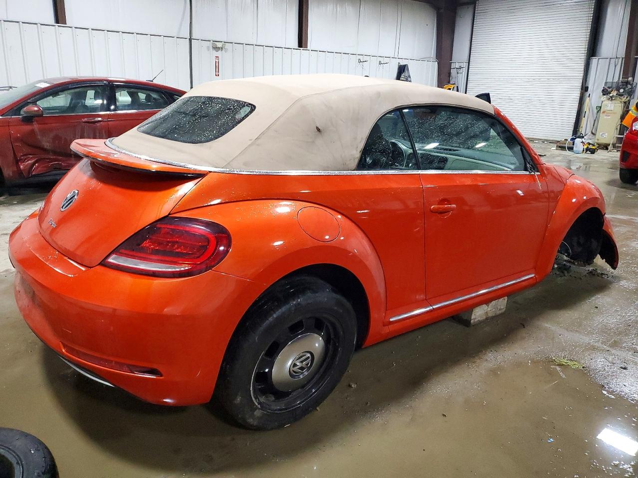 2018 VOLKSWAGEN BEETLE S photo 3