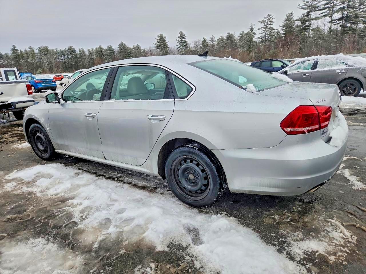 2015 VOLKSWAGEN PASSAT SE photo 2