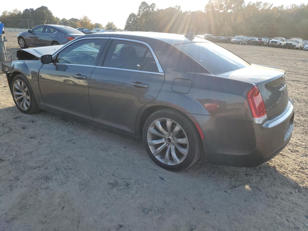 2016 CHRYSLER 300 LIMITED photo 2