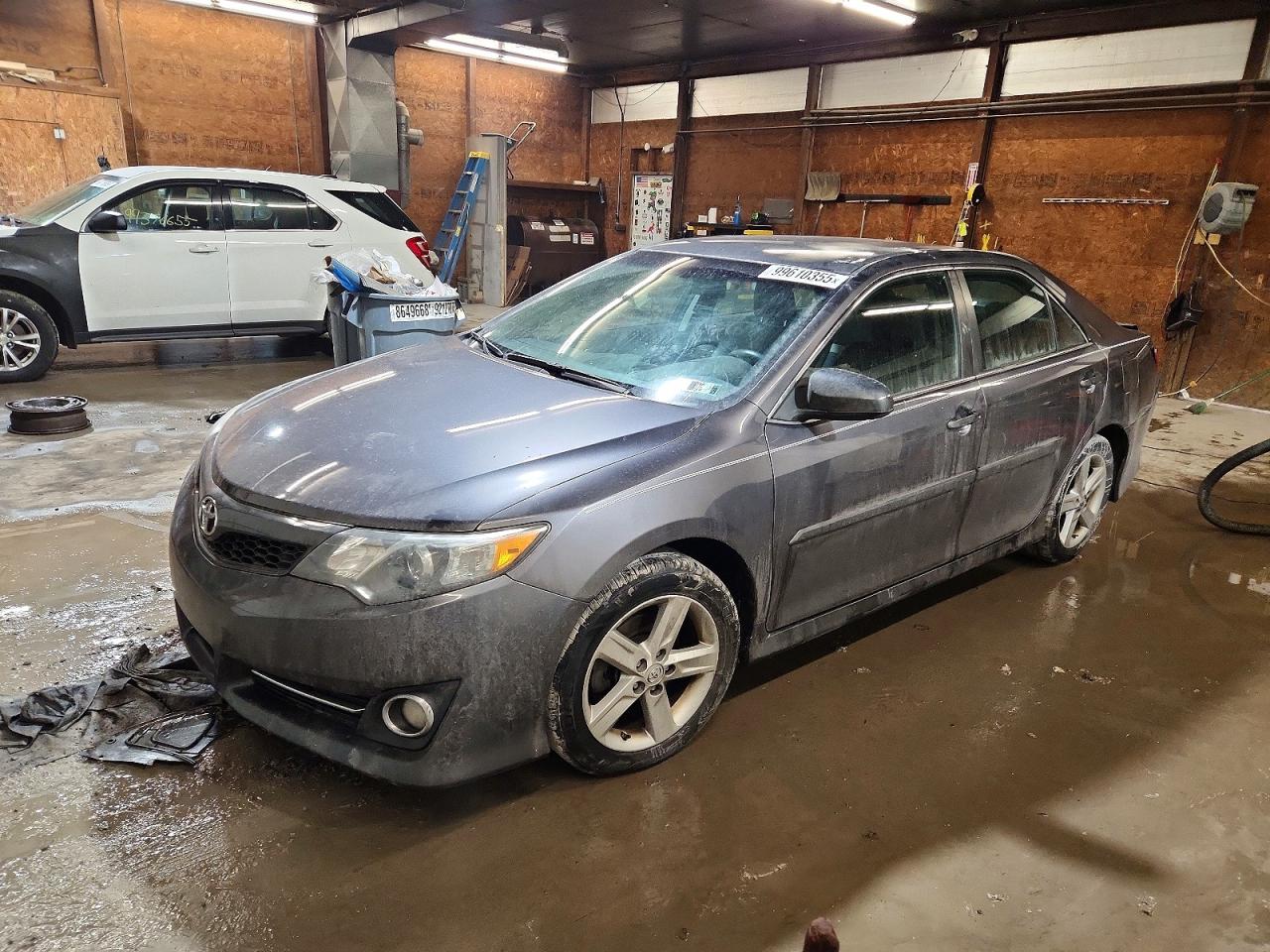 2014 TOYOTA CAMRY