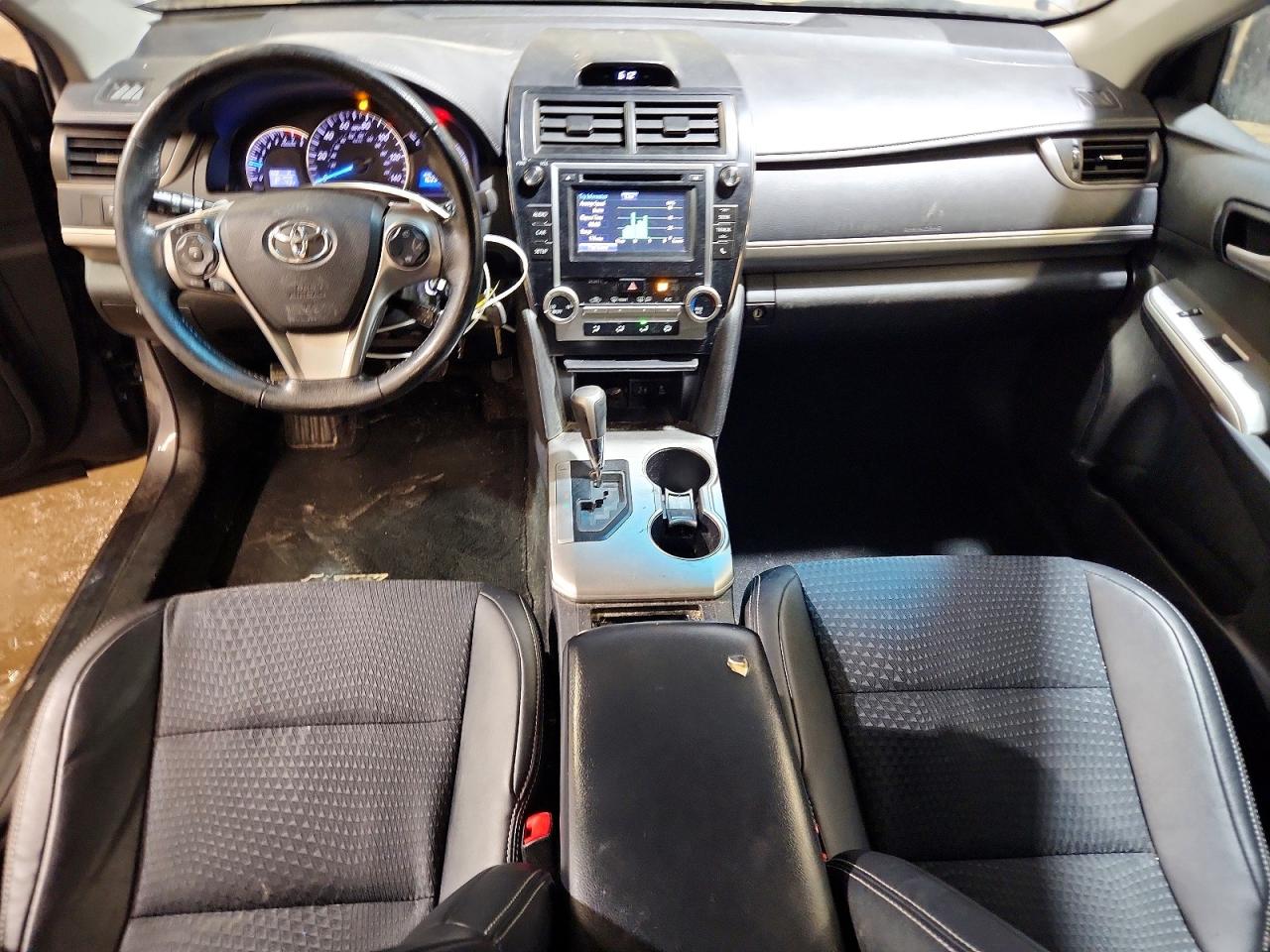 2014 TOYOTA CAMRY L photo 8