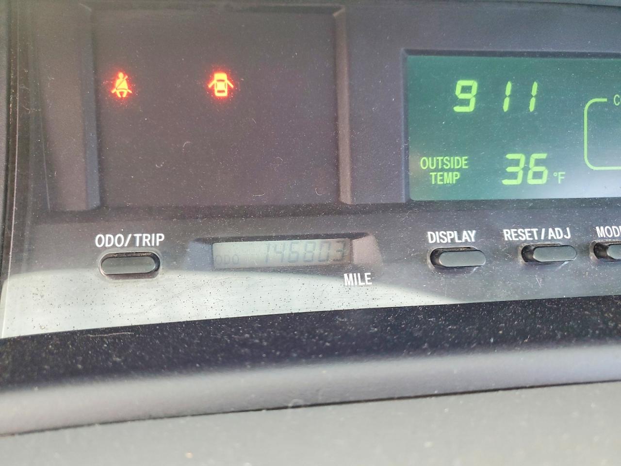 2001 TOYOTA AVALON XL photo 9
