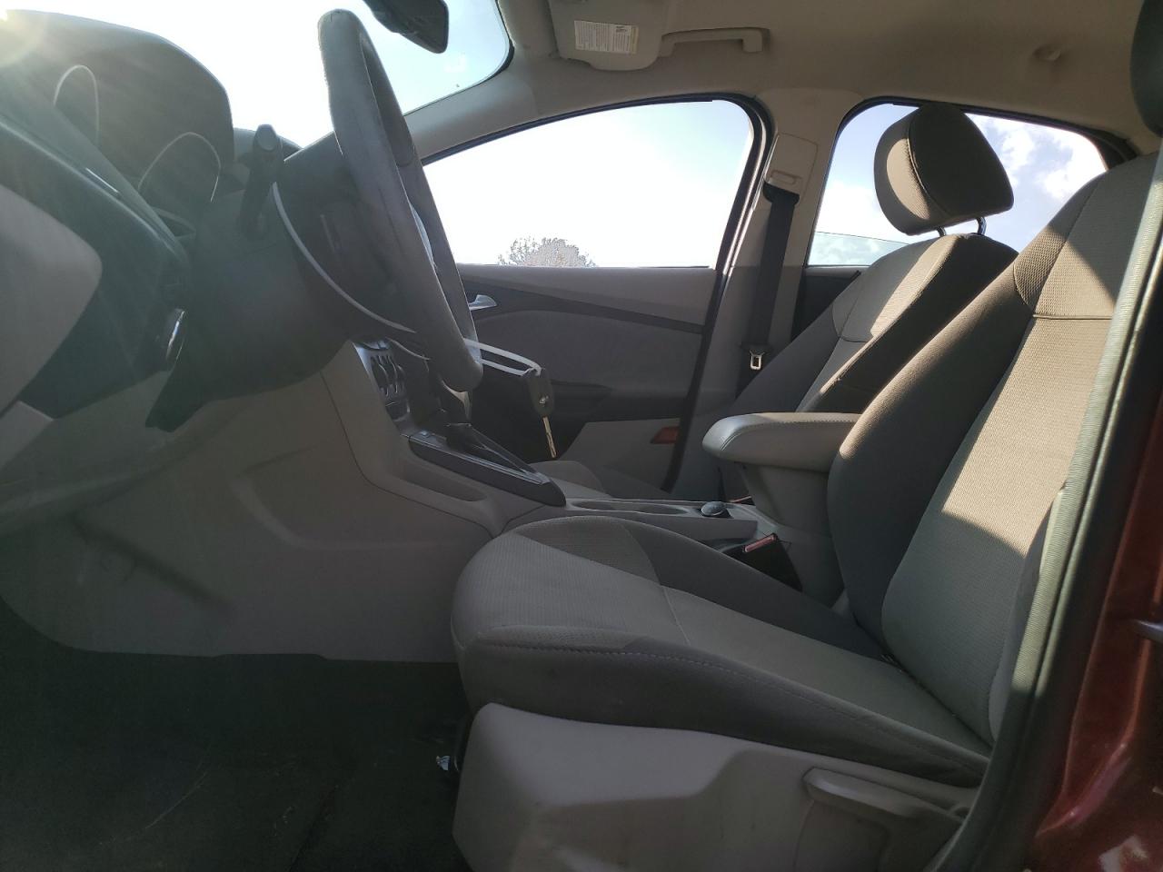 2014 FORD FOCUS SE photo 7