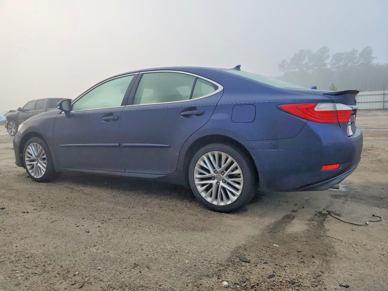 2013 LEXUS ES 350 photo 2