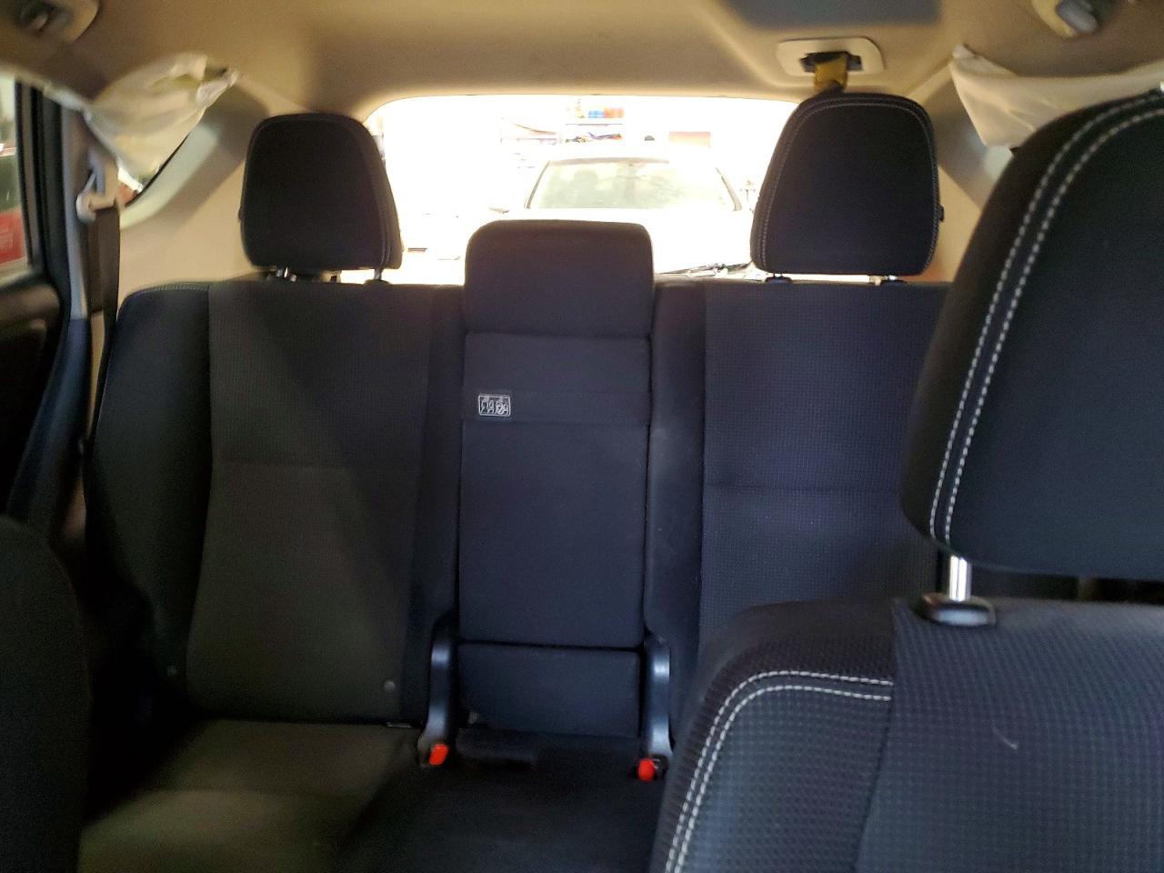 2018 TOYOTA RAV4 HV LE photo 10