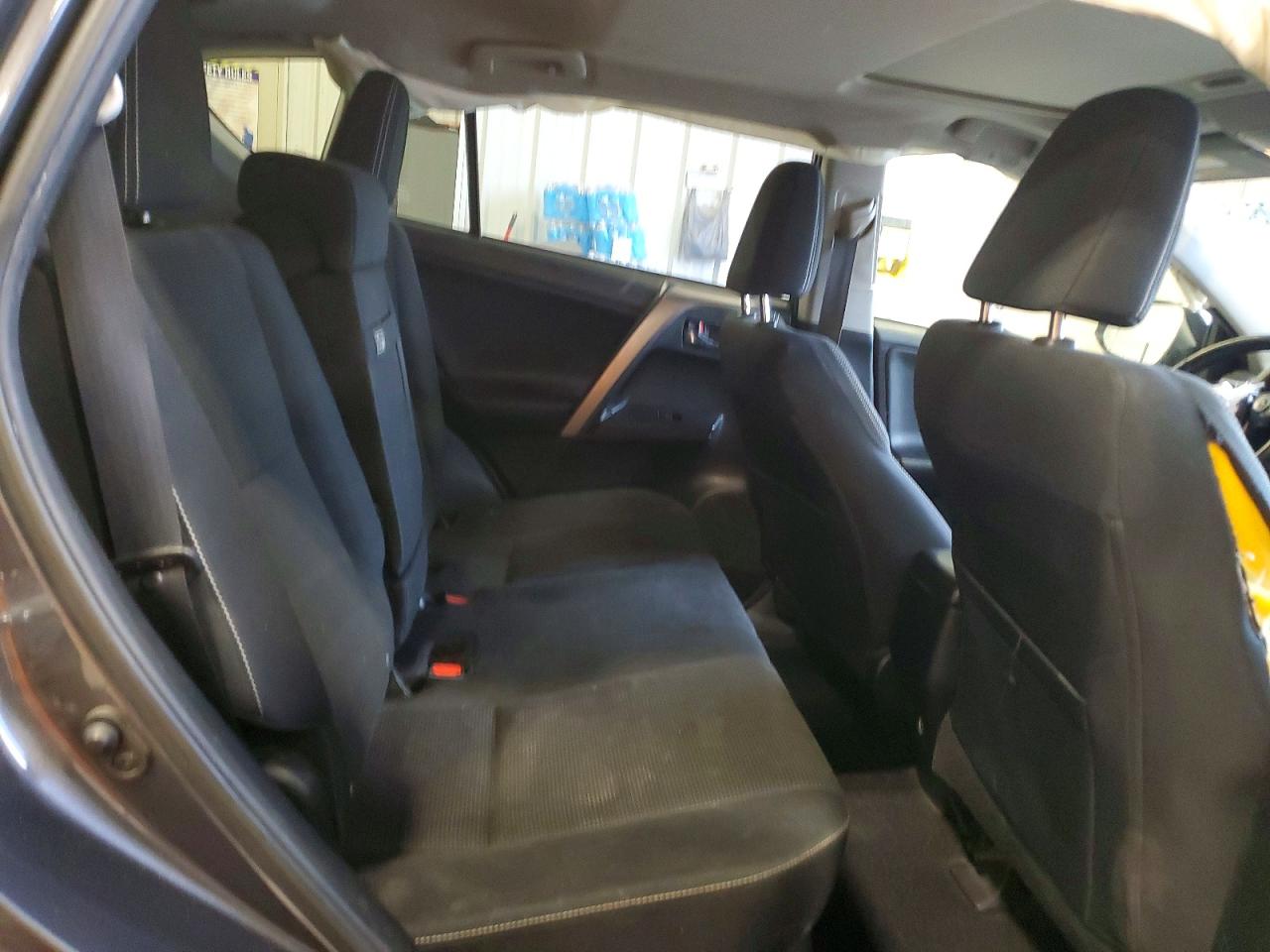2018 TOYOTA RAV4 HV LE photo 11