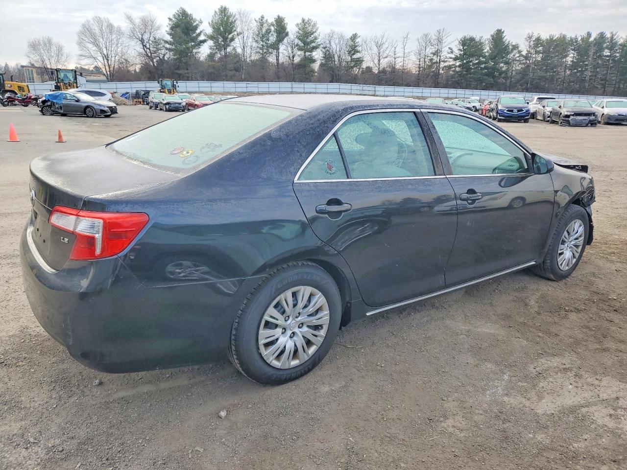 2013 TOYOTA CAMRY L photo 3