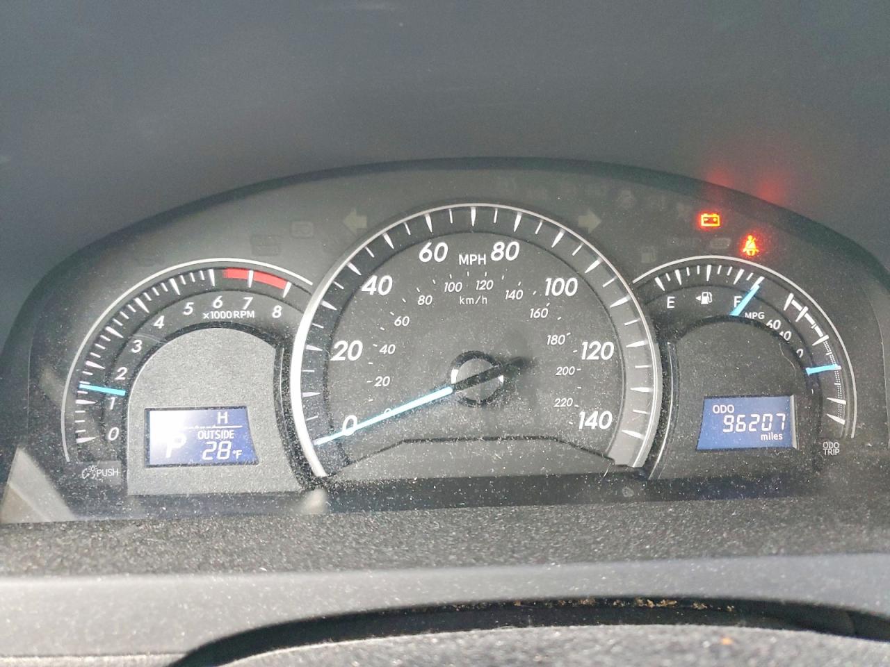 2013 TOYOTA CAMRY L photo 9