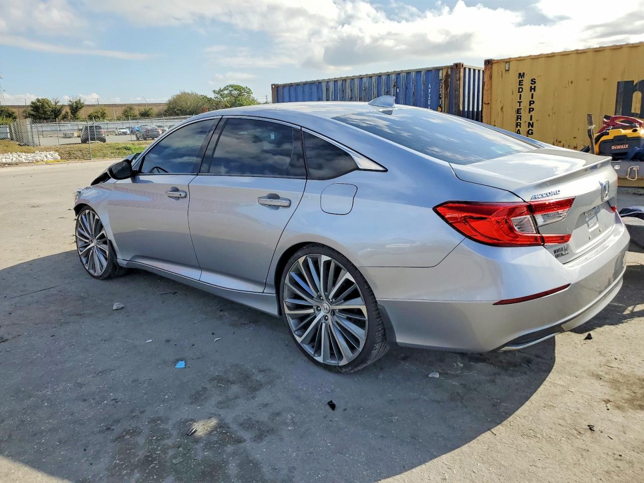 2018 HONDA ACCORD LX photo 2