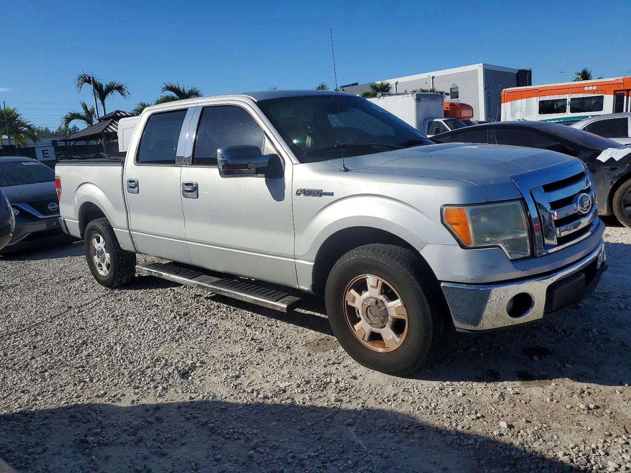 2009 FORD F150 SUPERCREW photo 4