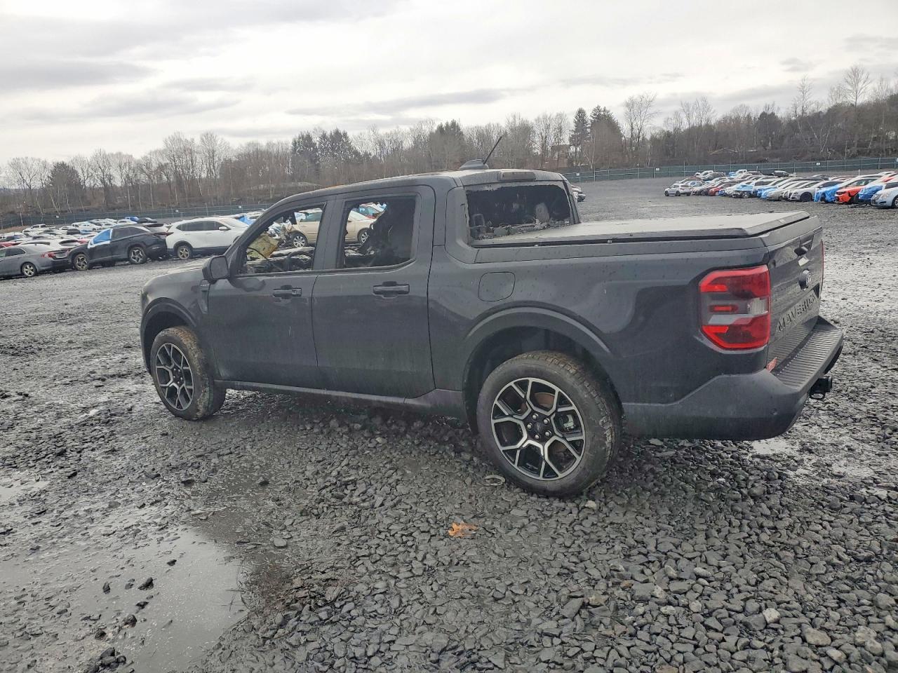 2025 FORD MAVERICK LARIAT photo 2