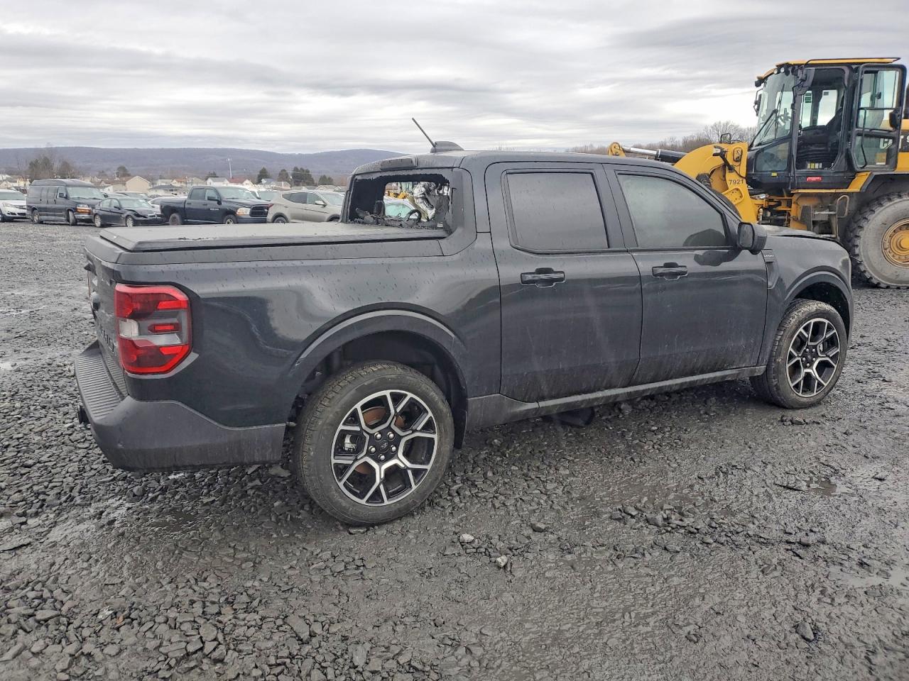 2025 FORD MAVERICK LARIAT photo 3