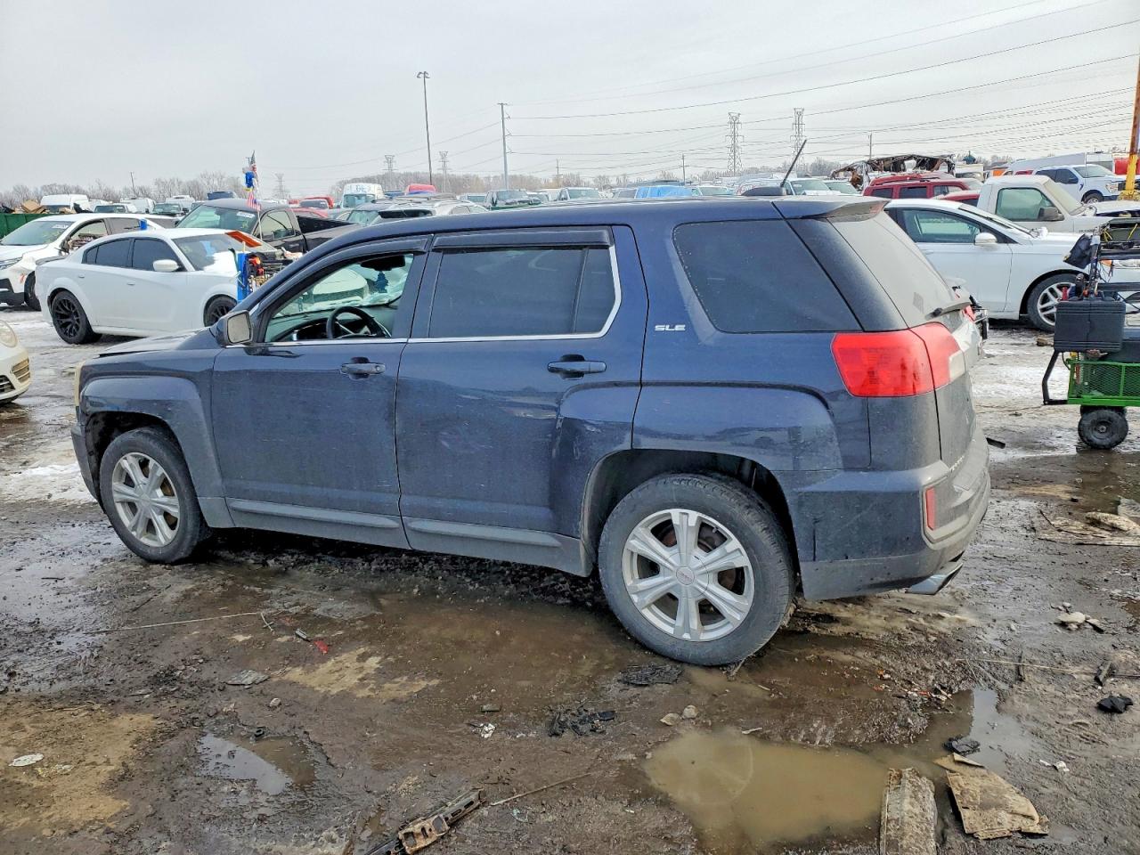 2017 GMC TERRAIN SLE photo 2