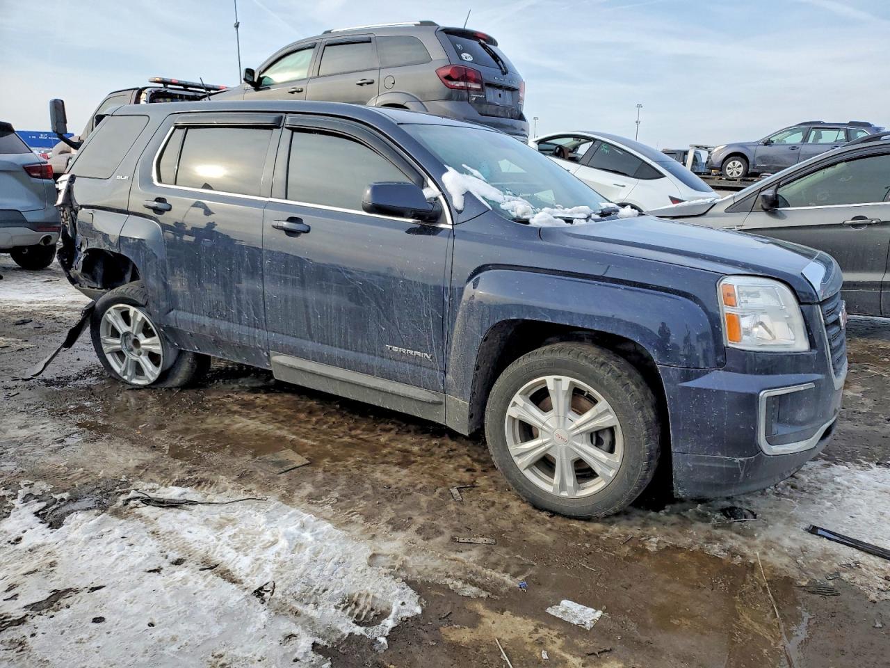 2017 GMC TERRAIN SLE photo 4