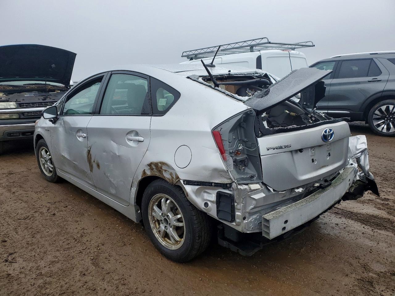 2011 TOYOTA PRIUS photo 2