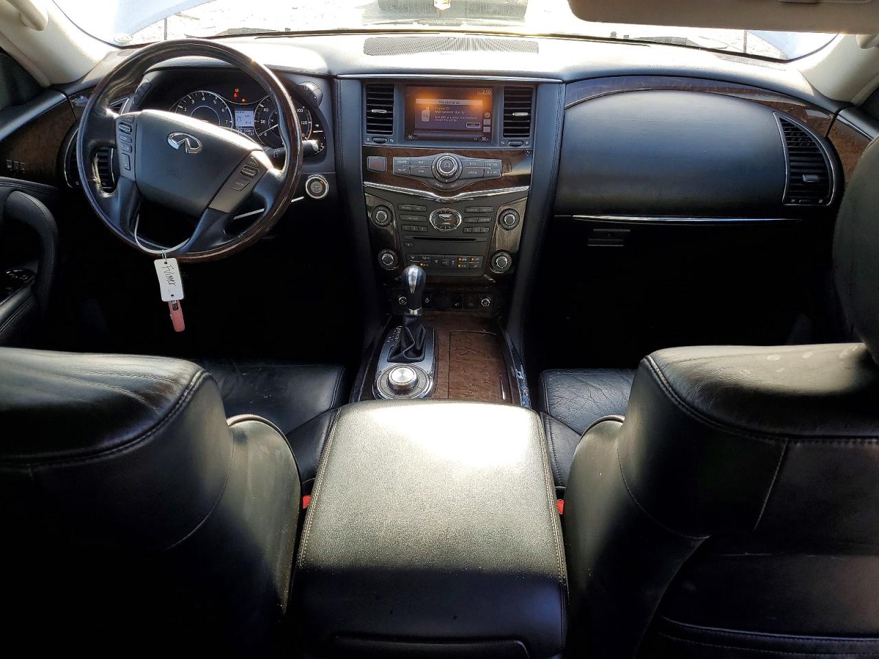 2011 INFINITI QX56 photo 8