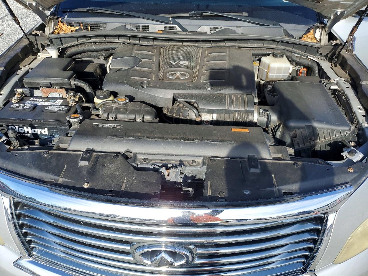 2011 INFINITI QX56 photo 12