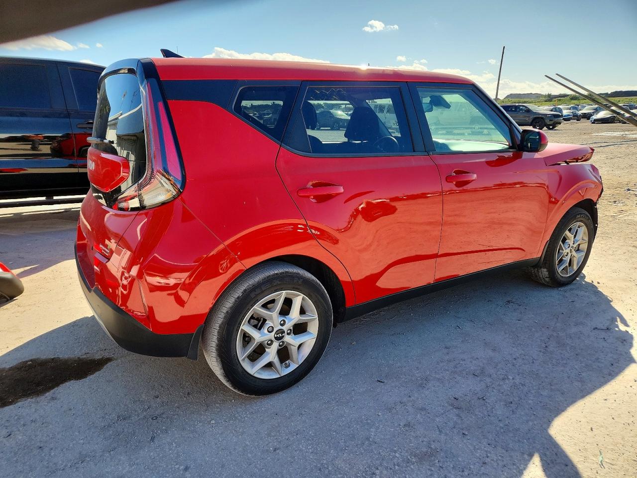 2025 KIA SOUL LX photo 3