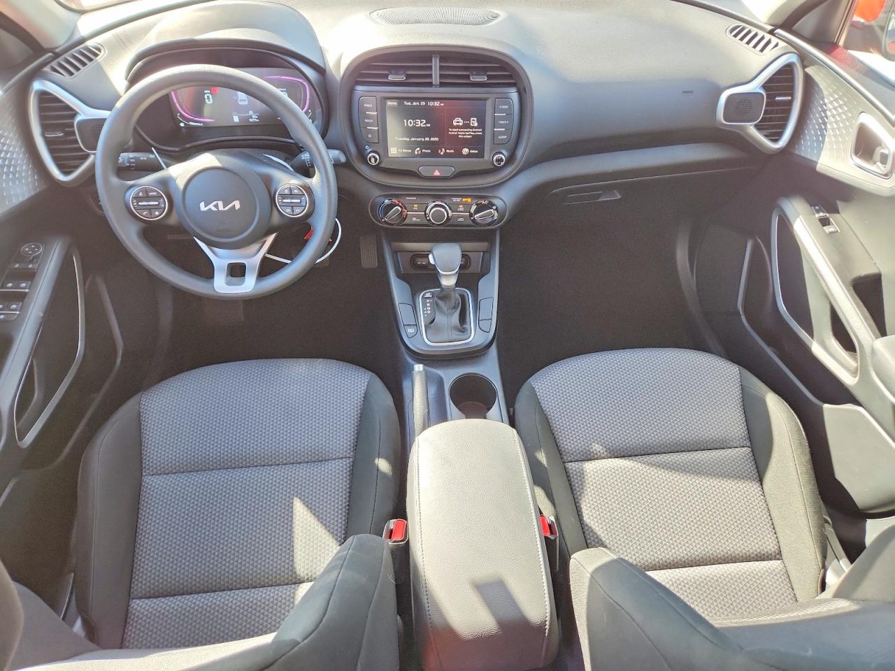 2025 KIA SOUL LX photo 8