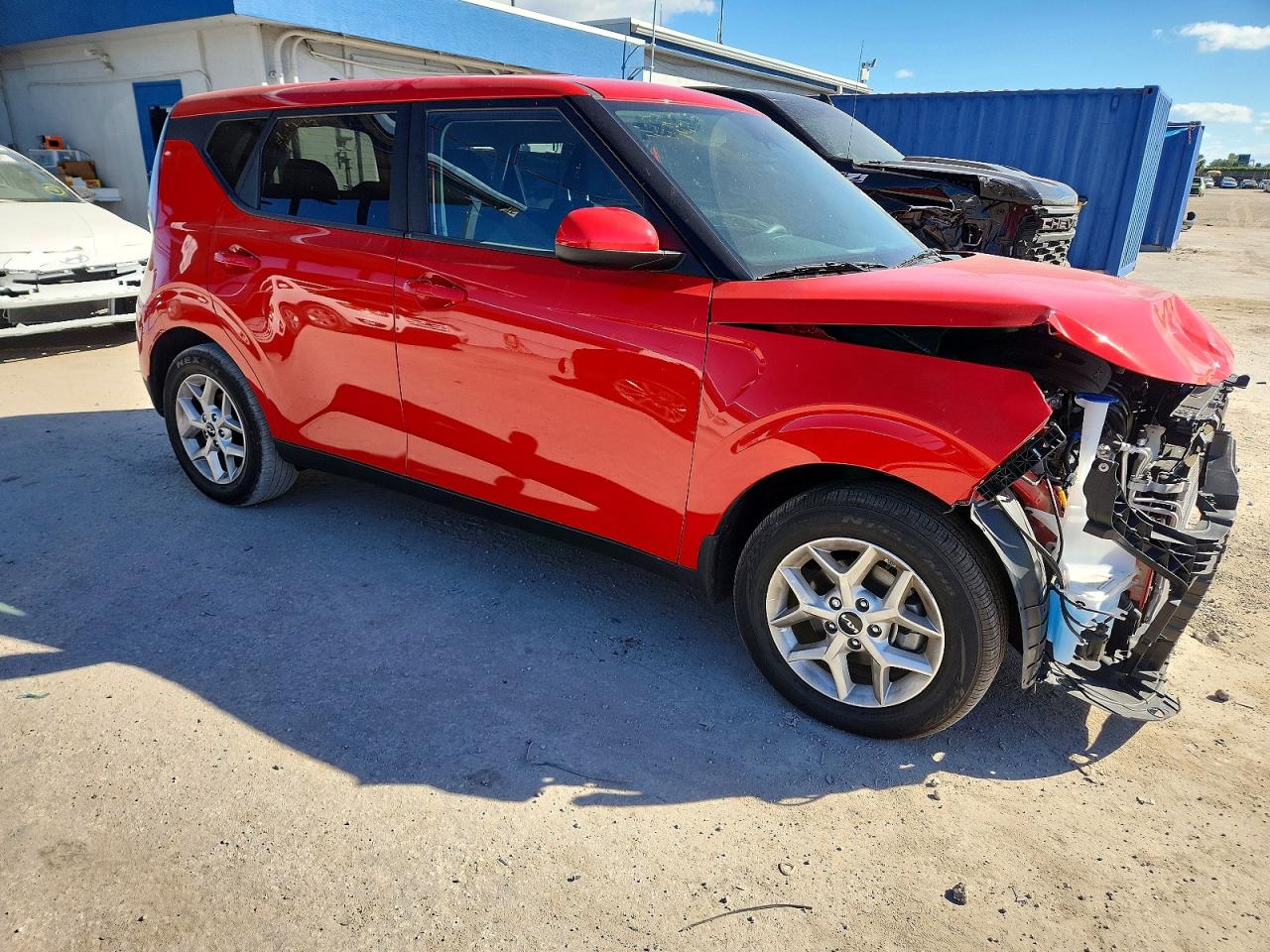 2025 KIA SOUL LX photo 4