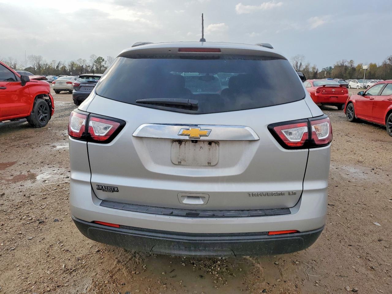 2014 CHEVROLET TRAVERSE LS photo 6