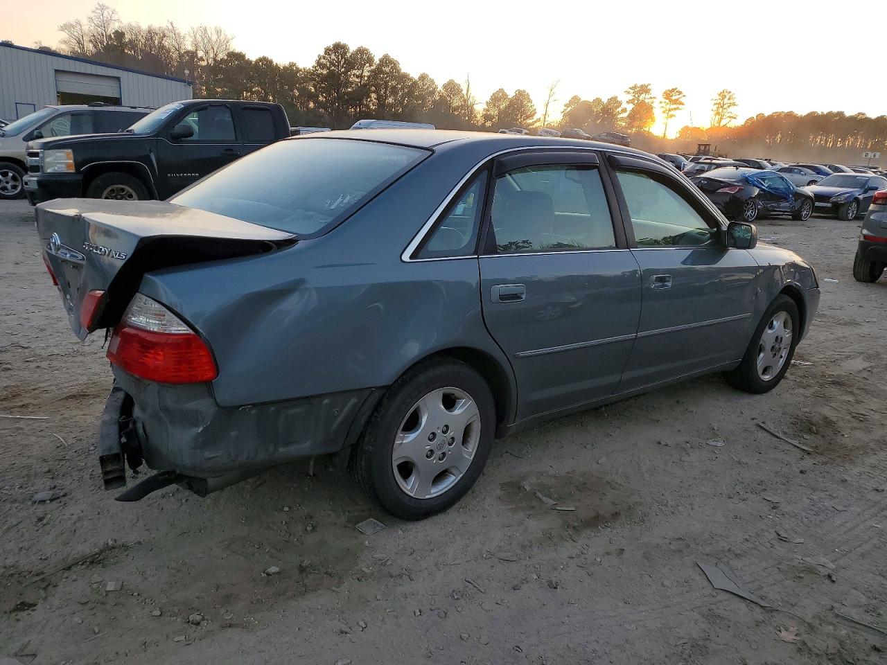 2004 TOYOTA AVALON XLS photo 3