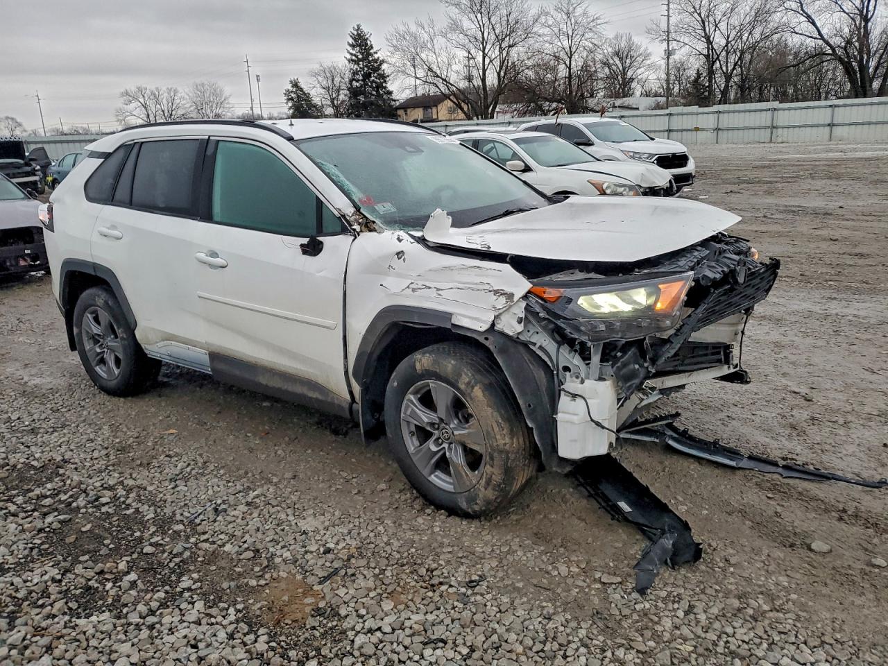 2022 TOYOTA RAV4 LE photo 4