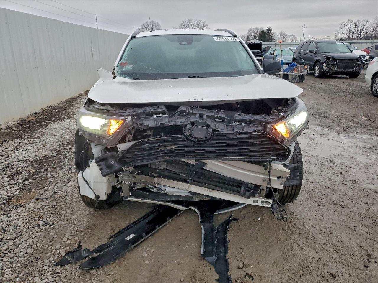 2022 TOYOTA RAV4 LE photo 5