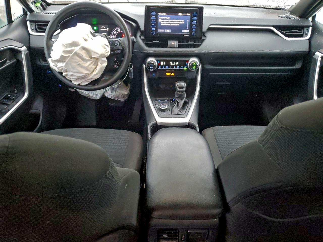 2022 TOYOTA RAV4 LE photo 8