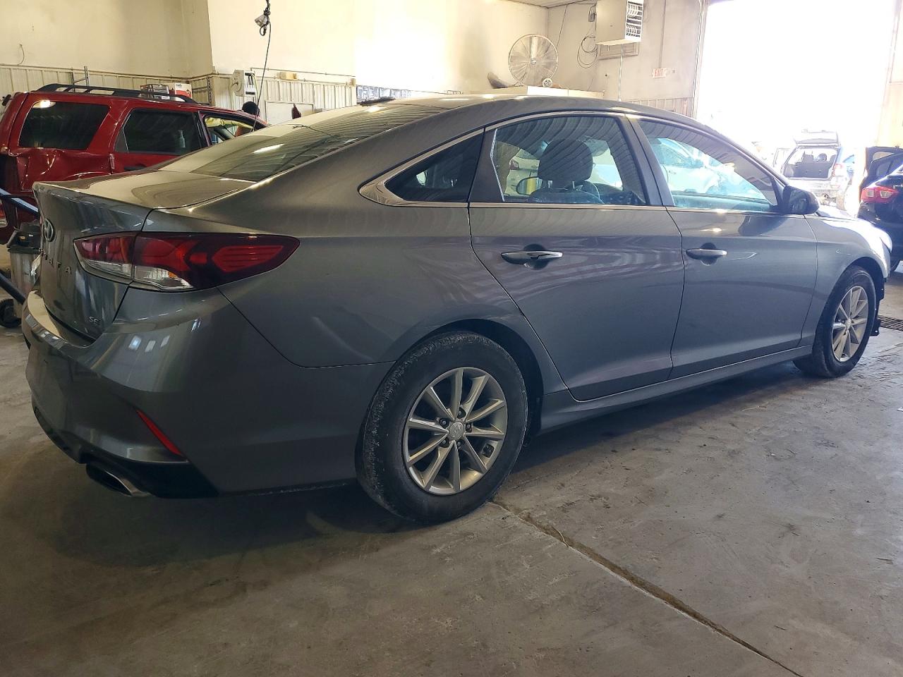 2018 HYUNDAI SONATA SE photo 3