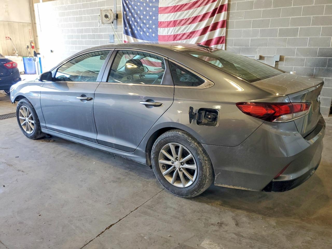 2018 HYUNDAI SONATA SE photo 2