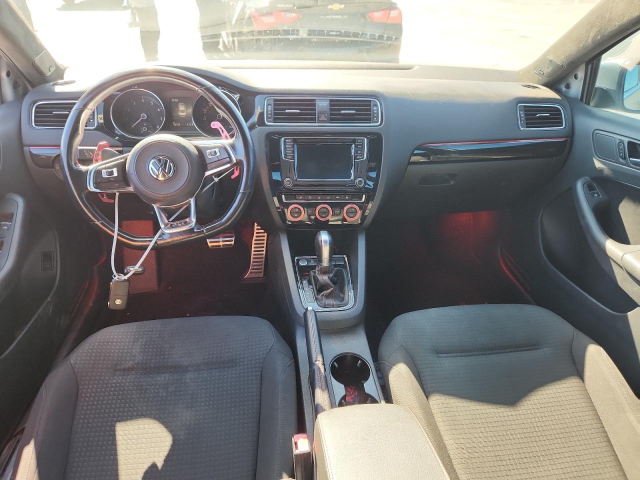 2017 VOLKSWAGEN JETTA GLI photo 8