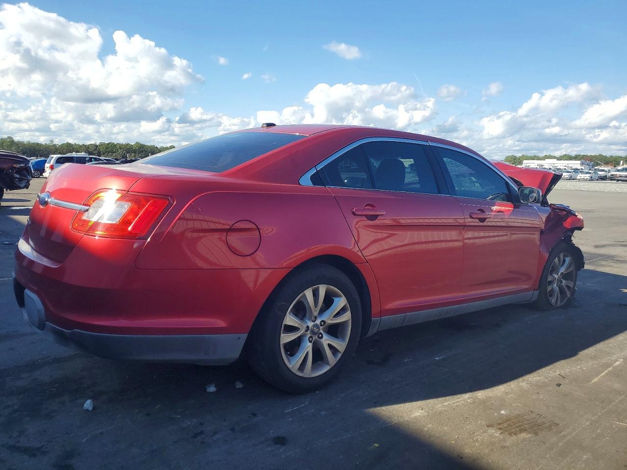 2010 FORD TAURUS SEL photo 3