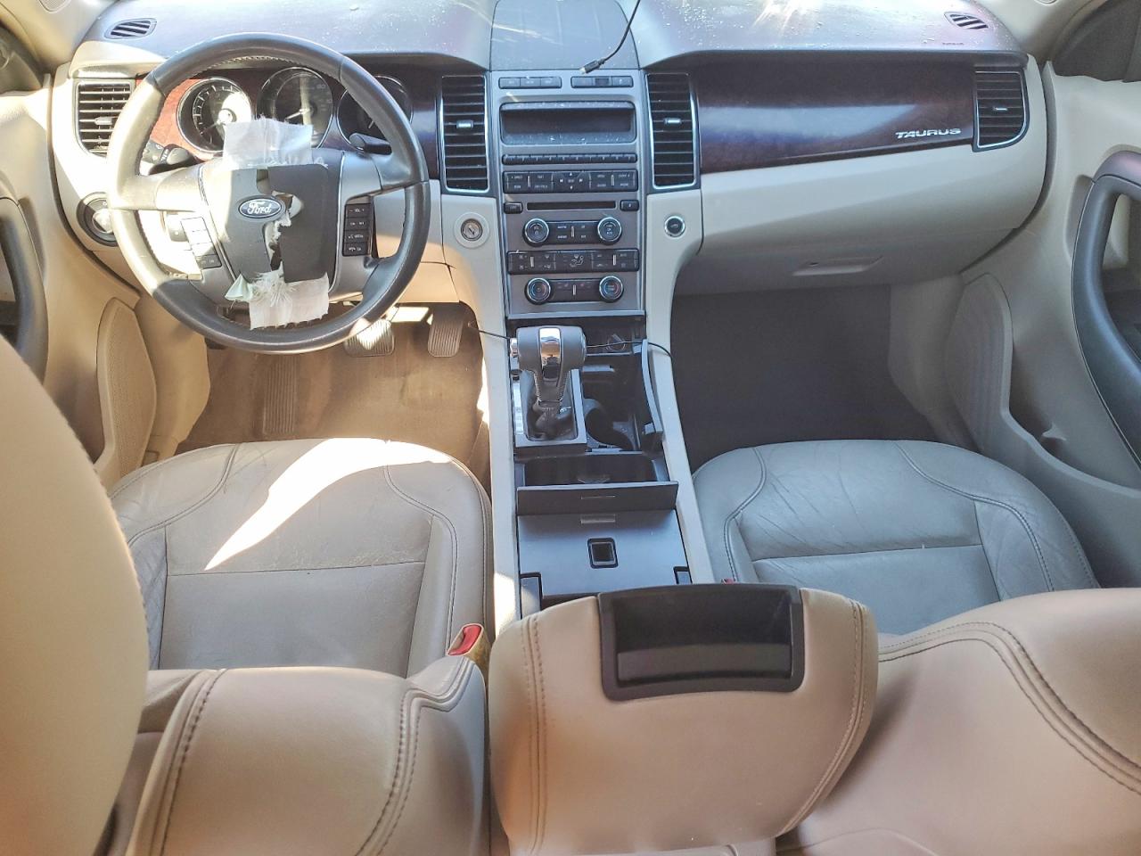 2010 FORD TAURUS SEL photo 8