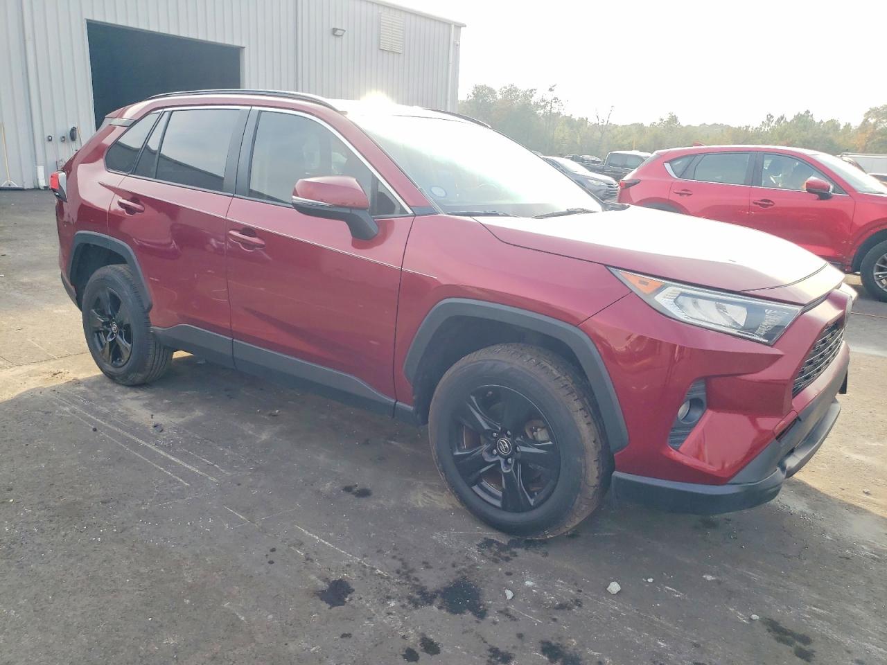 2019 TOYOTA RAV4 XLE photo 4