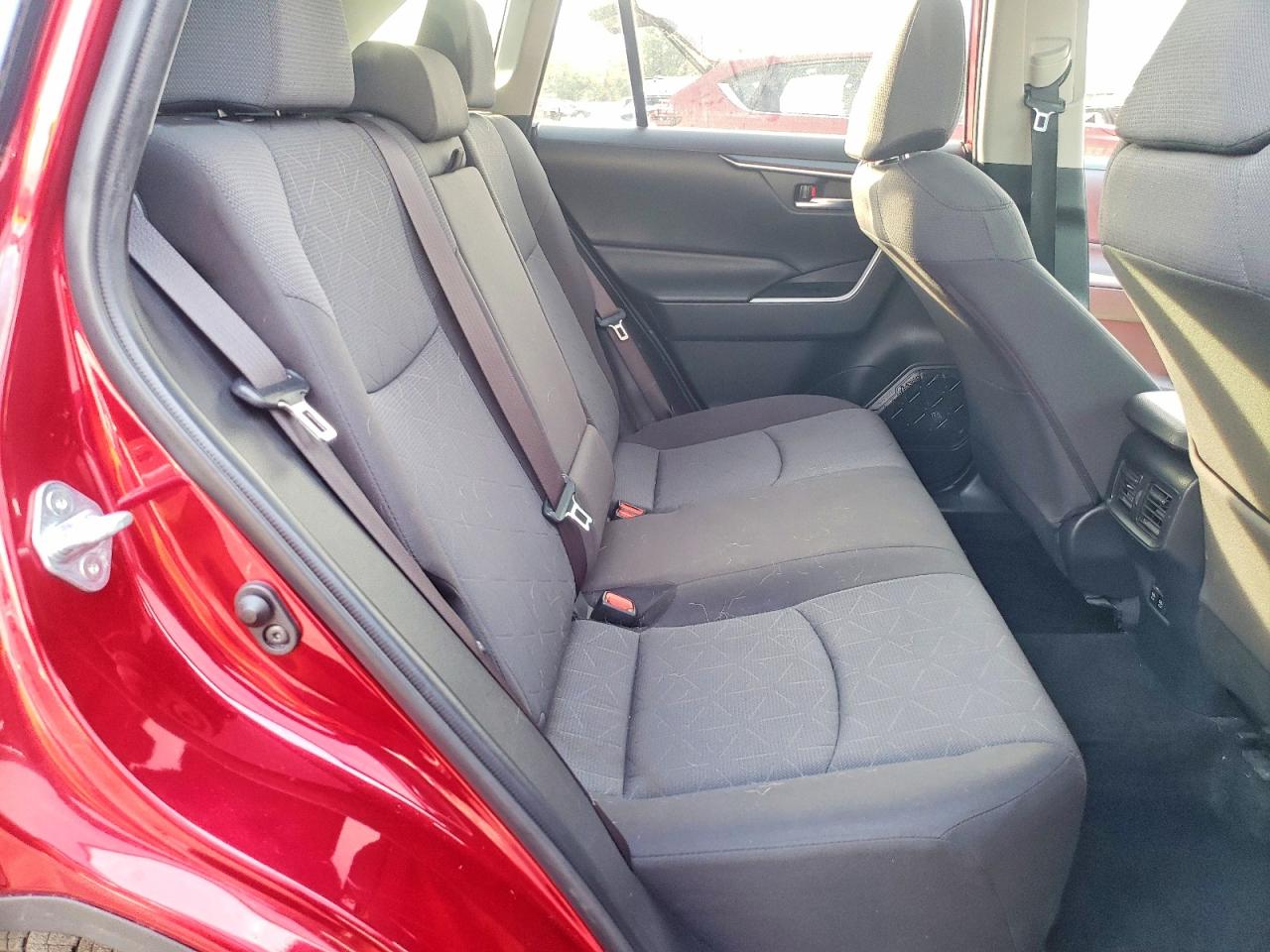 2019 TOYOTA RAV4 XLE photo 11