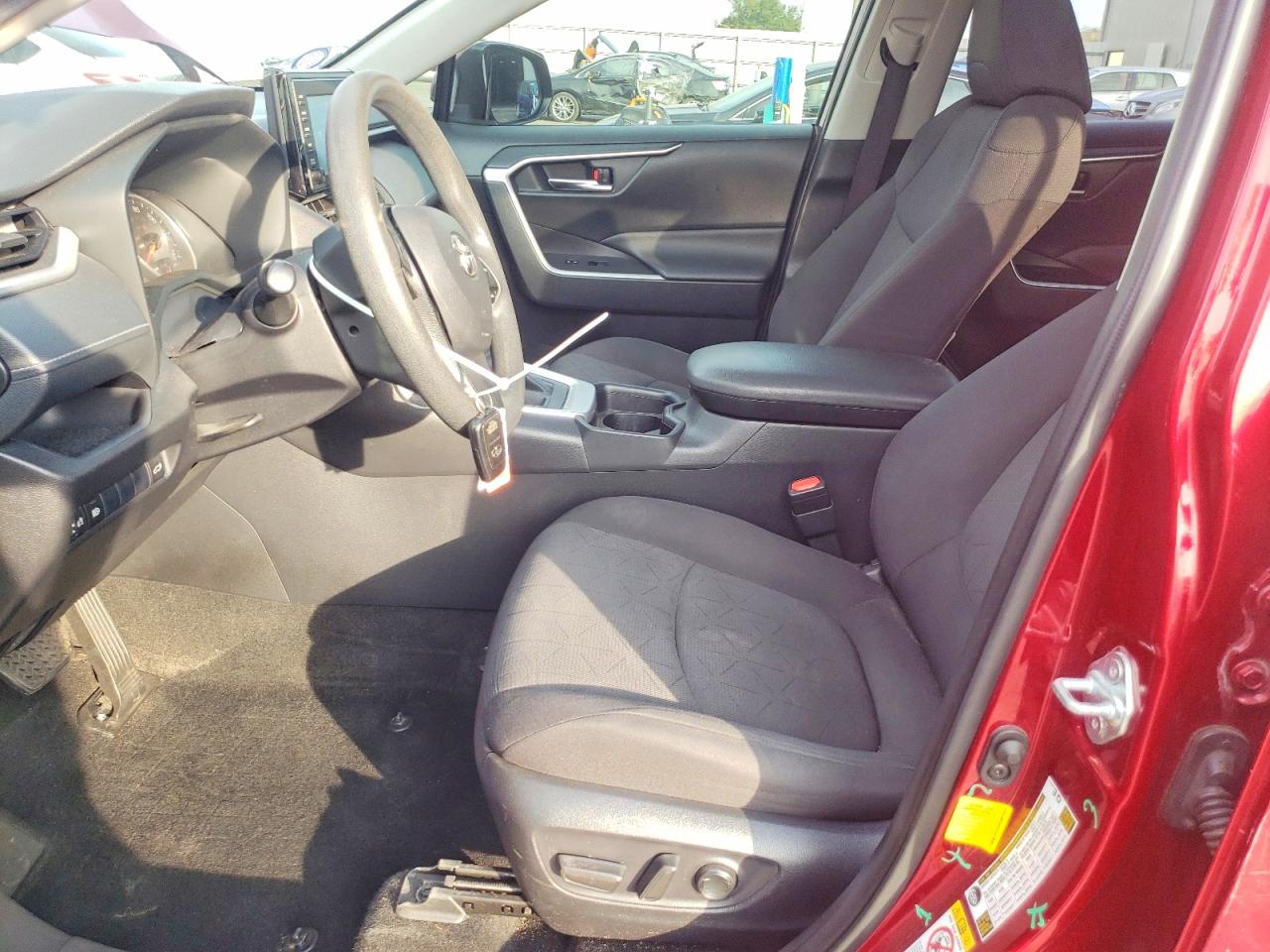 2019 TOYOTA RAV4 XLE photo 7
