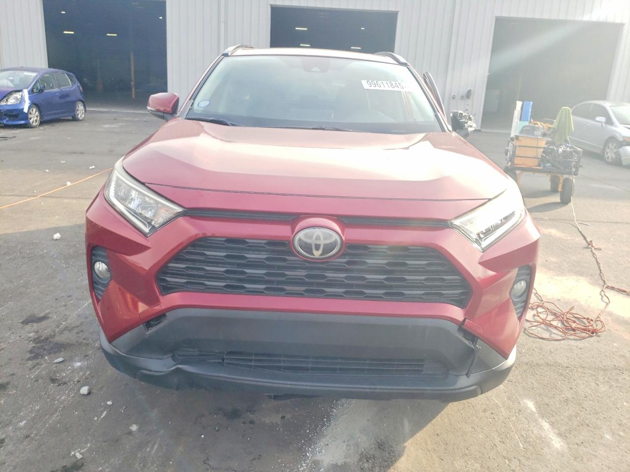 2019 TOYOTA RAV4 XLE photo 5