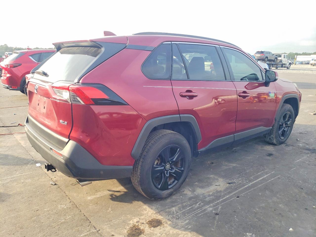 2019 TOYOTA RAV4 XLE photo 3