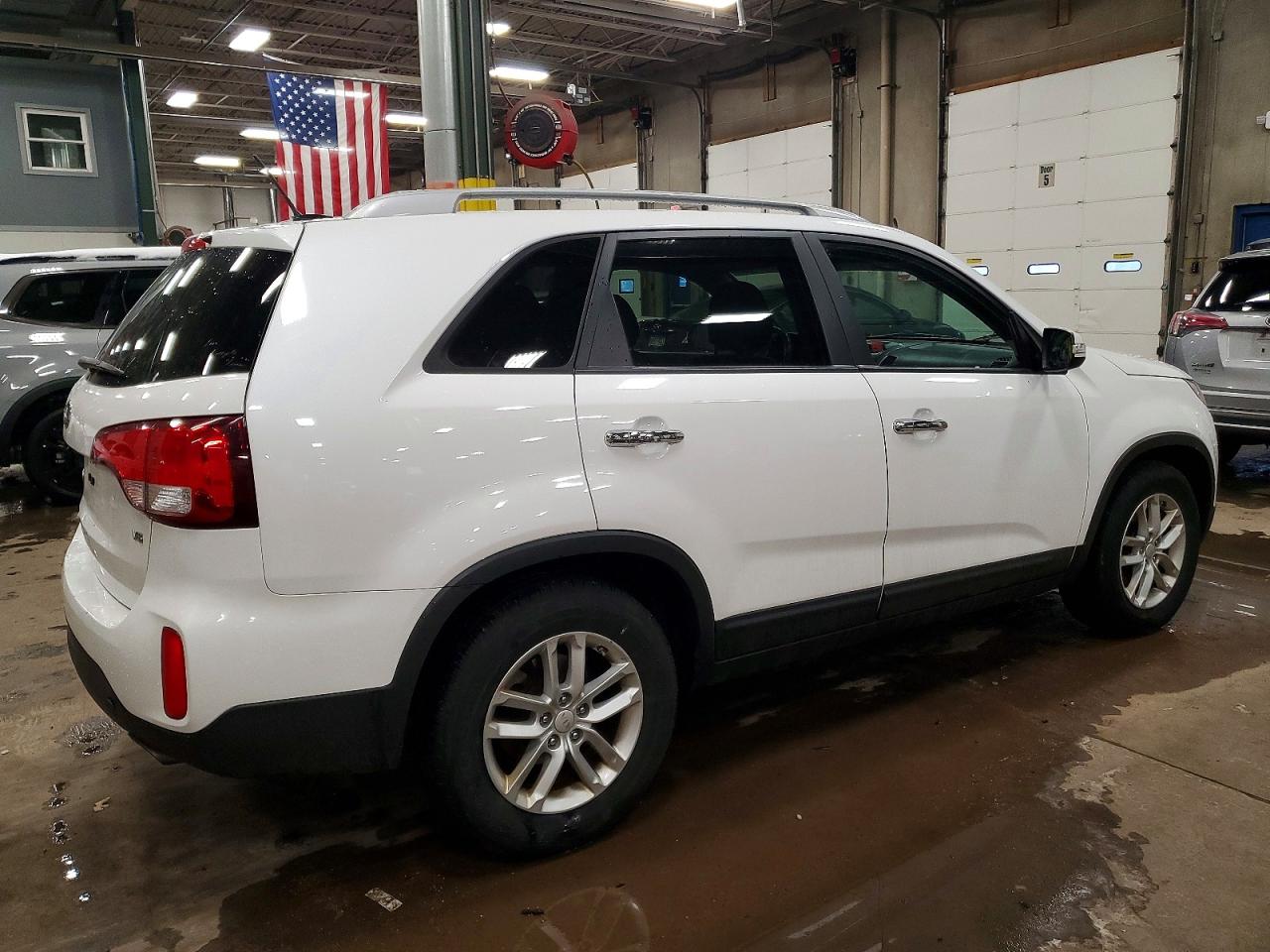2015 KIA SORENTO LX photo 3