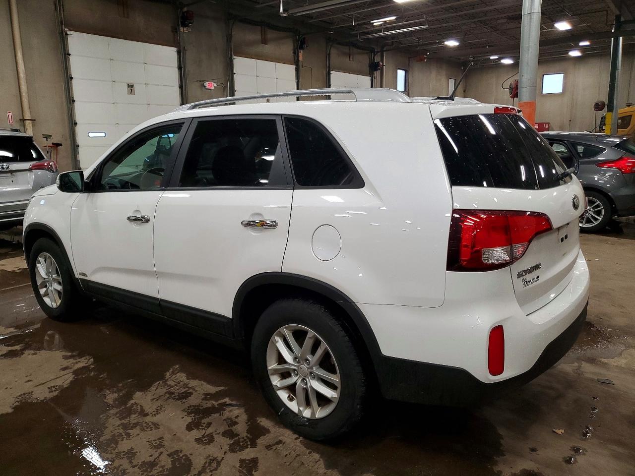 2015 KIA SORENTO LX photo 2