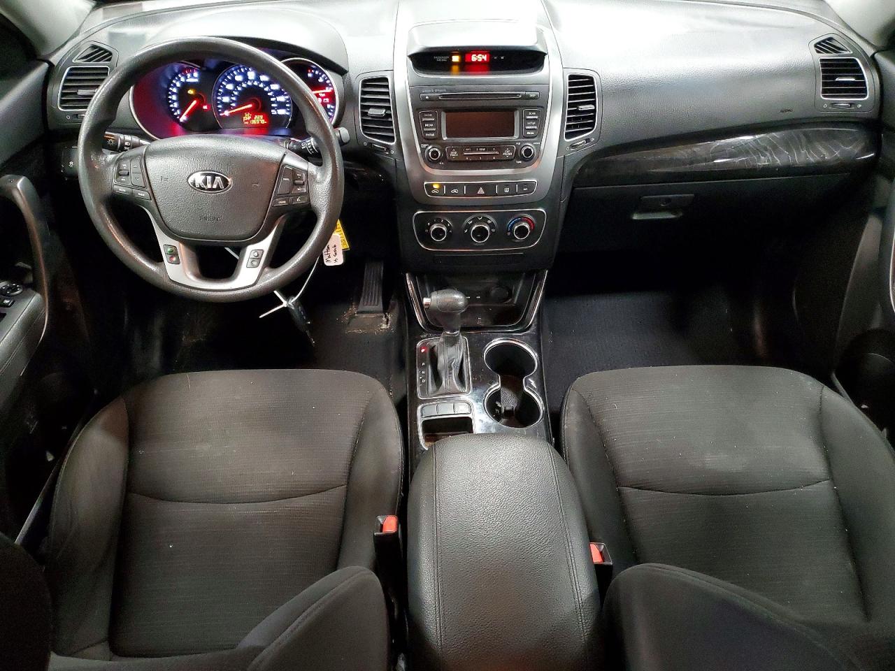 2015 KIA SORENTO LX photo 8