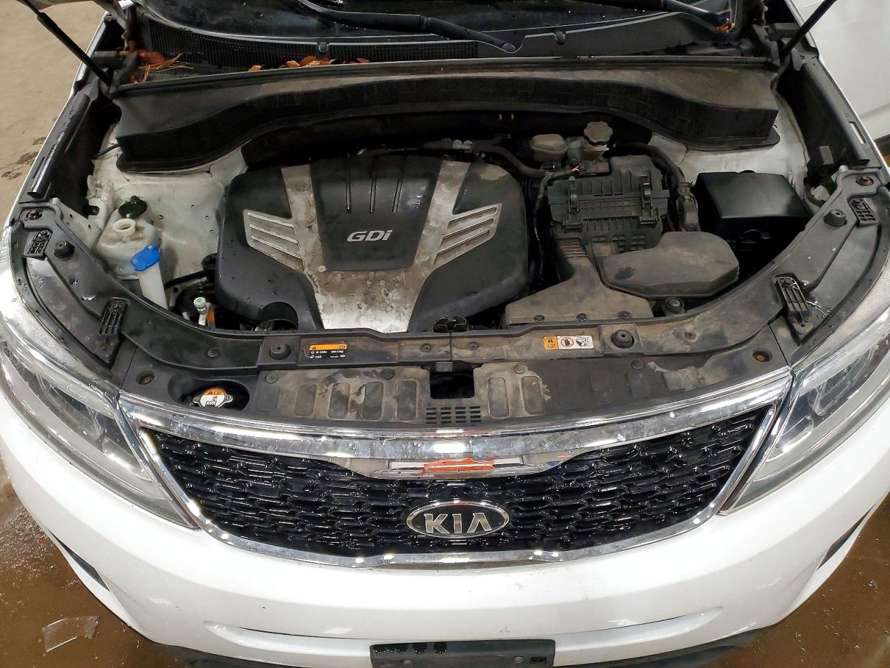 2015 KIA SORENTO LX photo 12