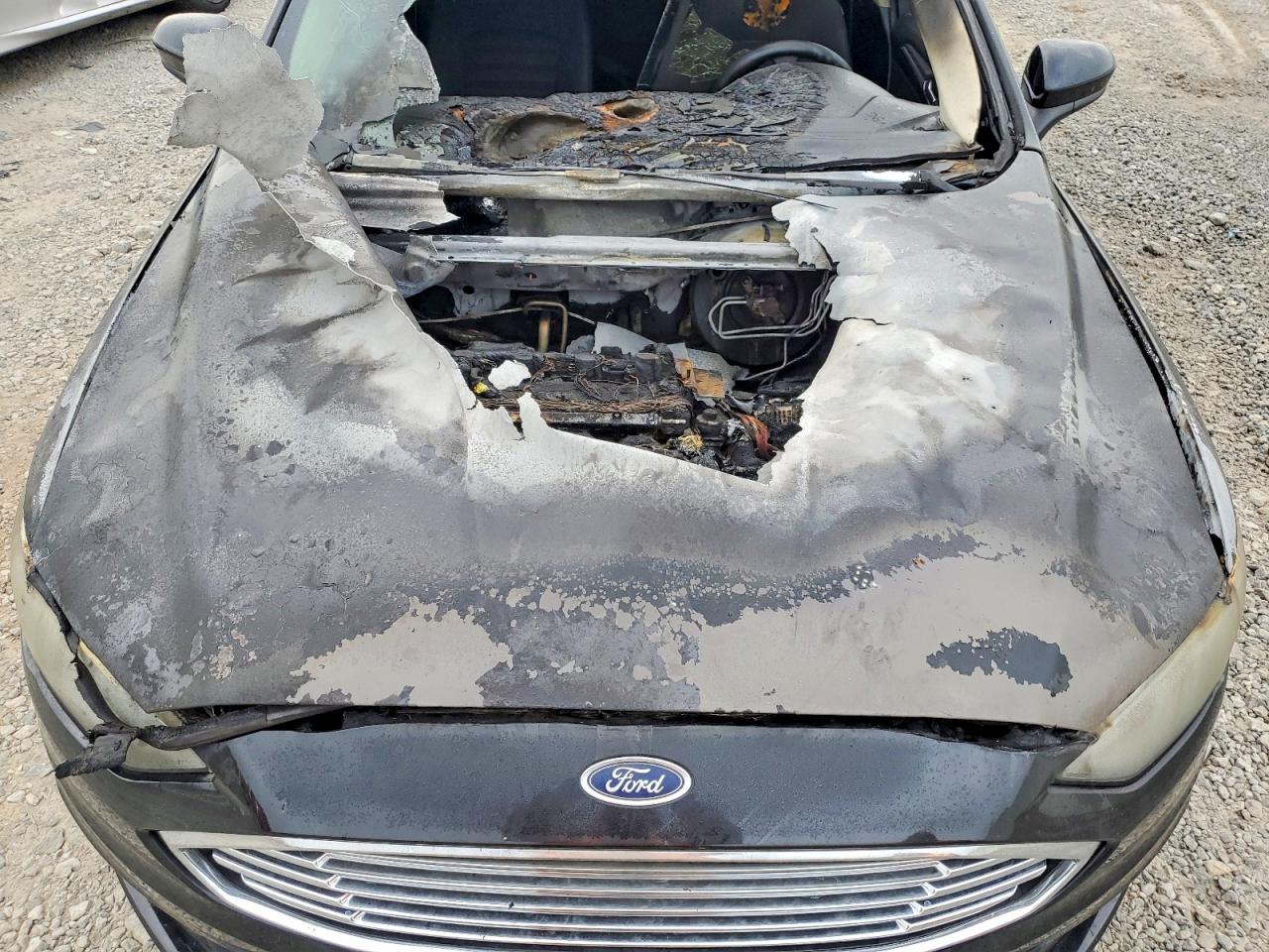 2017 FORD FUSION SE photo 11